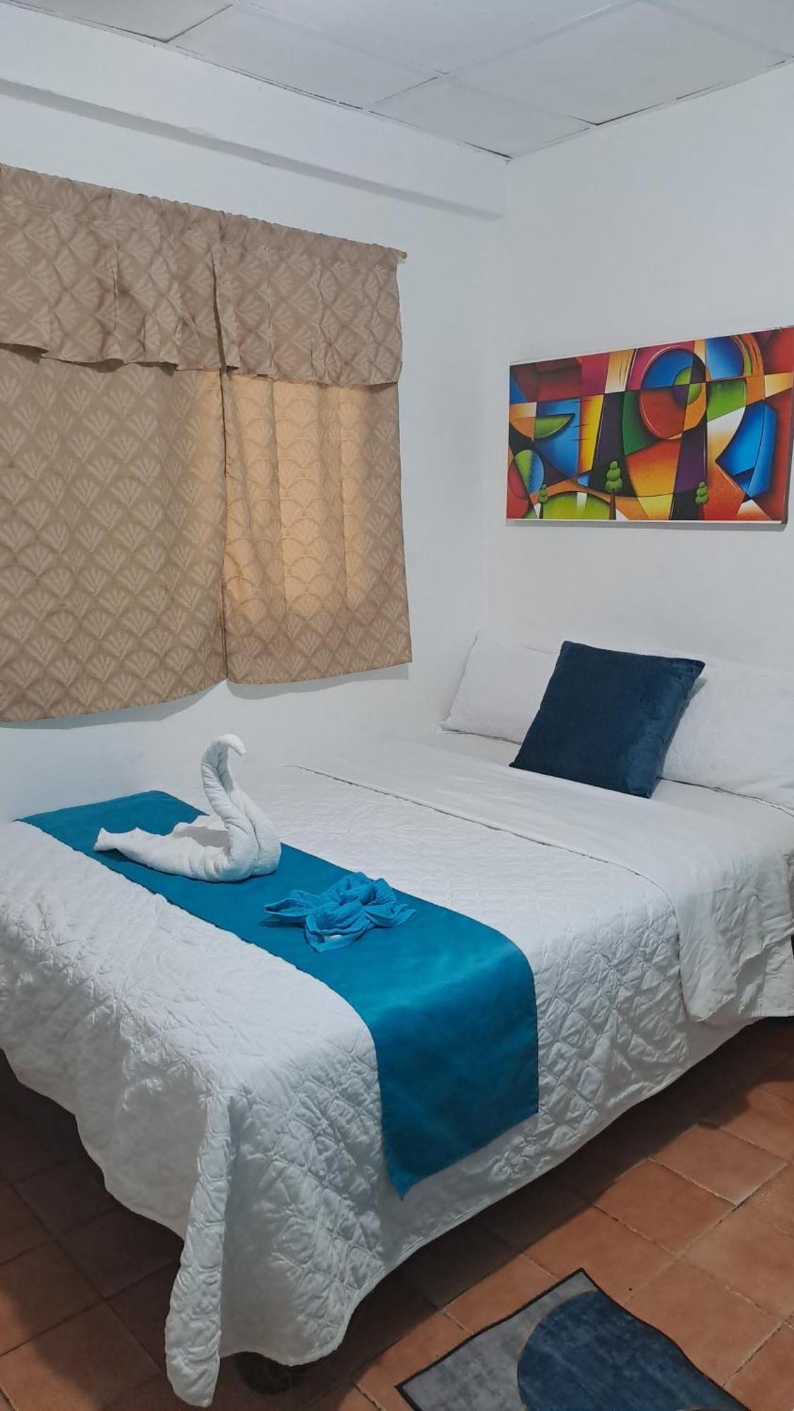 Отель Puerto Ayora Island Экстерьер фото